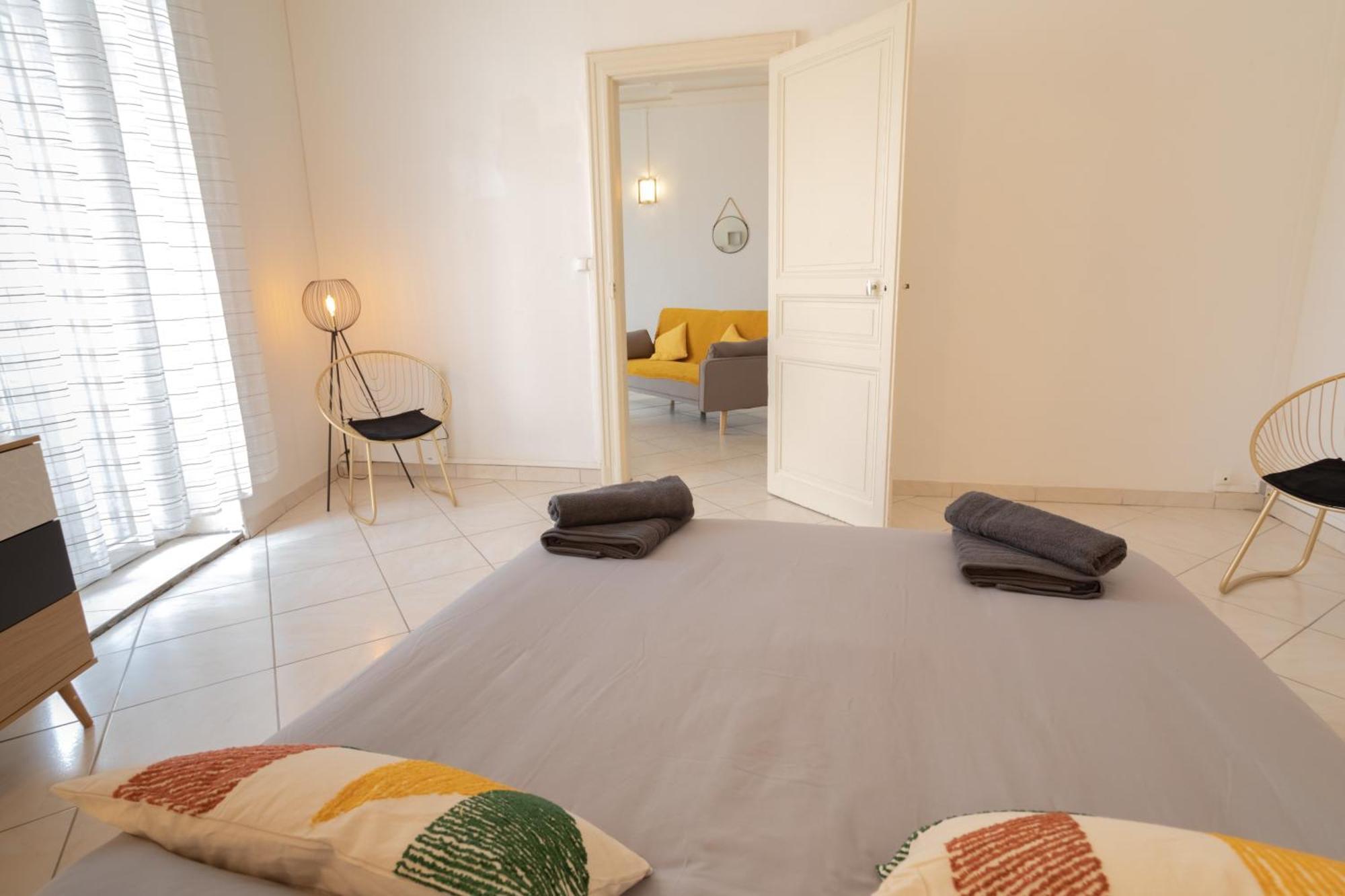 Grand appartement climatisé 3 chambres 6-8 pers Béziers Exterior foto