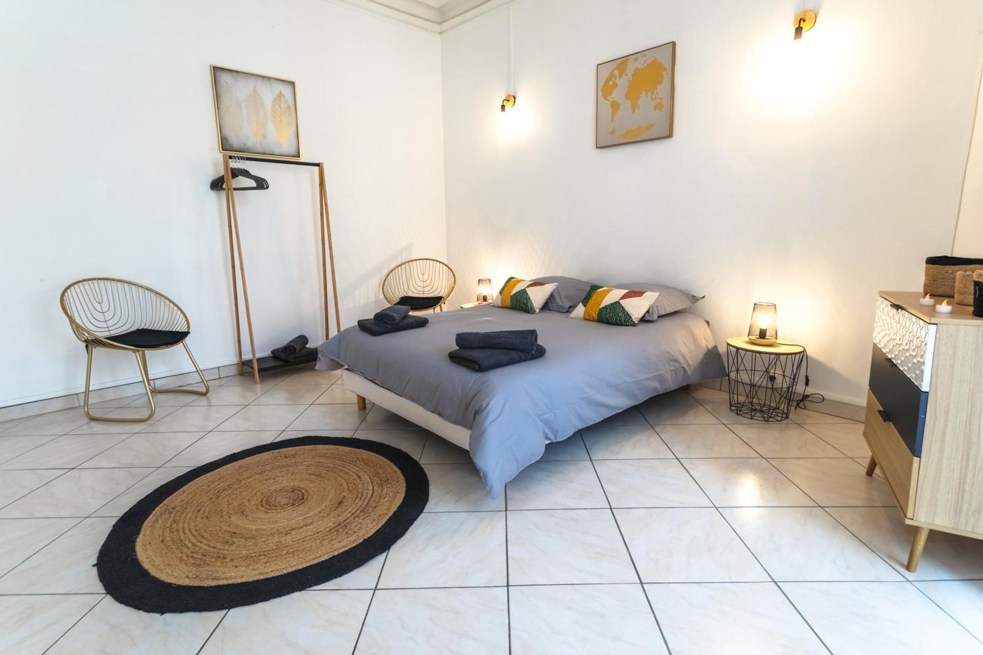Grand appartement climatisé 3 chambres 6-8 pers Béziers Exterior foto