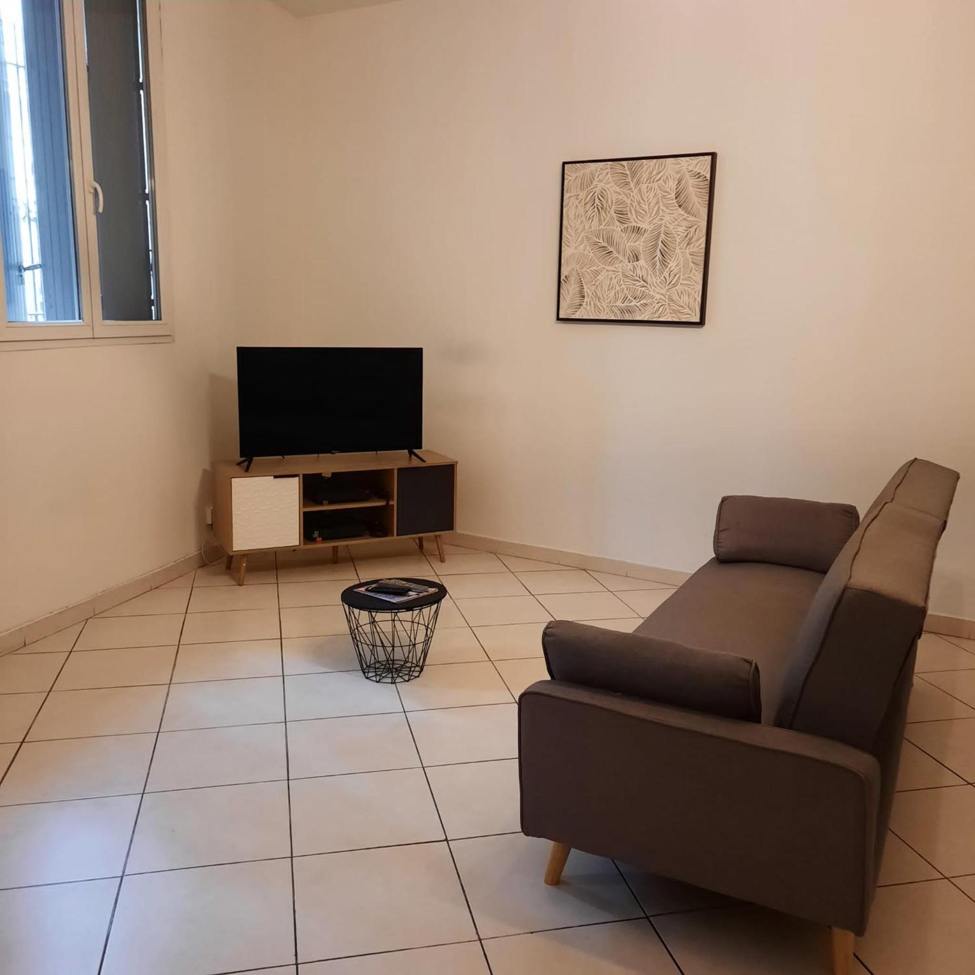 Grand appartement climatisé 3 chambres 6-8 pers Béziers Exterior foto