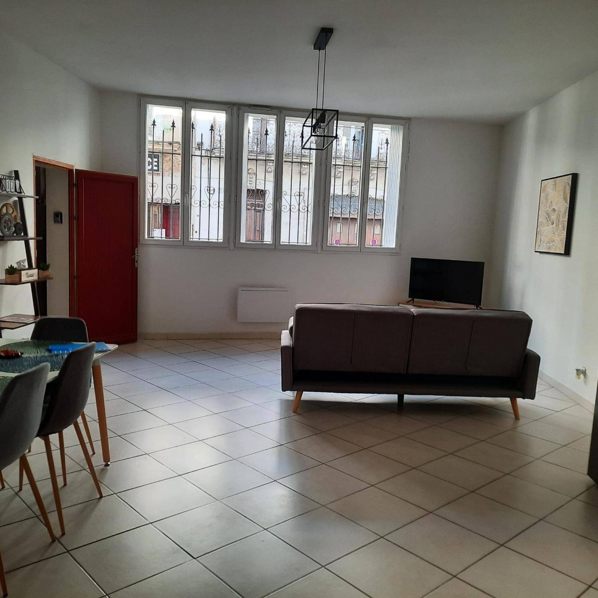 Grand appartement climatisé 3 chambres 6-8 pers Béziers Exterior foto