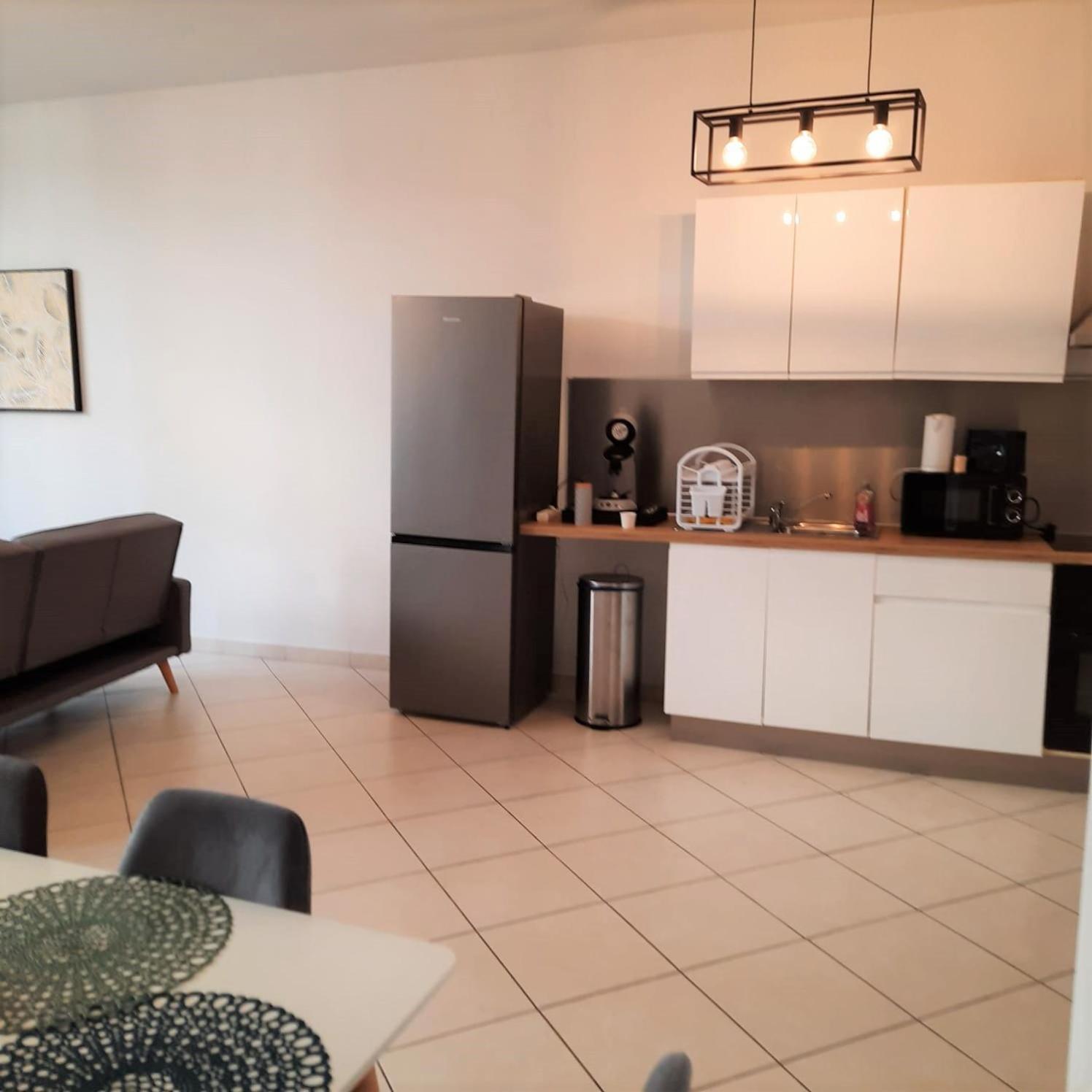 Grand appartement climatisé 3 chambres 6-8 pers Béziers Exterior foto