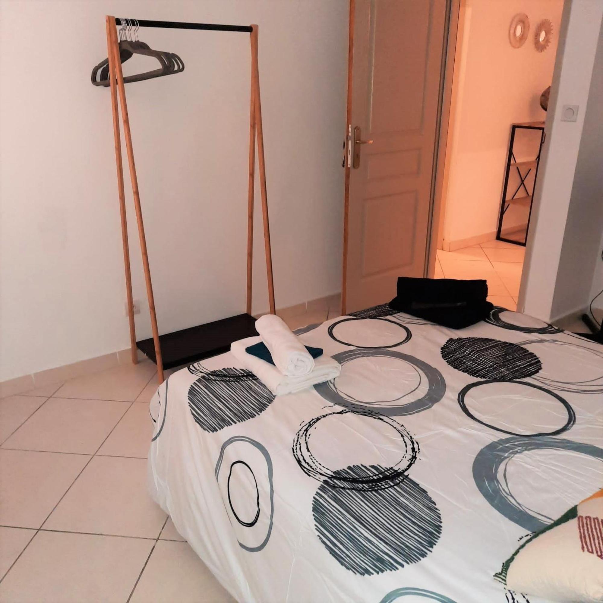 Grand appartement climatisé 3 chambres 6-8 pers Béziers Exterior foto